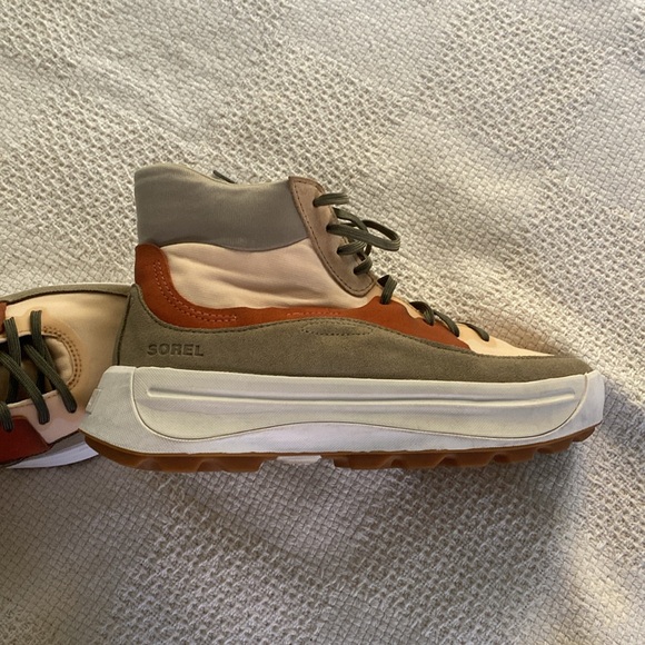 Sorel ONA 503 sneaker boot in Nova sand/Paradox pink. W 9. Excellent condition - Picture 3 of 6